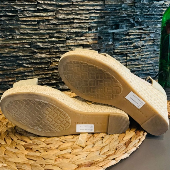 Tommy Hilfiger heels - Picture 5 of 8